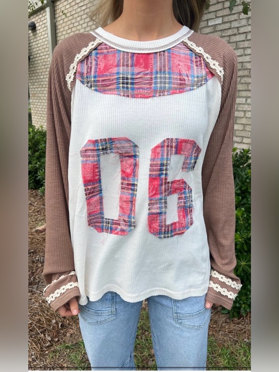 POL Tops - POL Raglan Varsity Knit Top with Plaid '06 Graphic— Size small